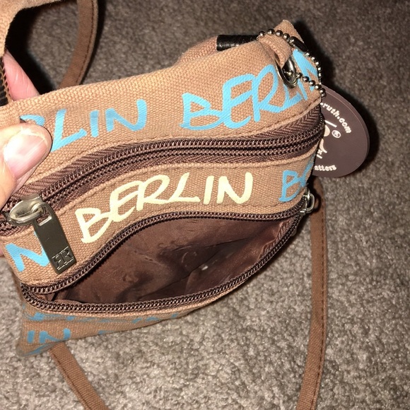 Robin Ruth Berlin Canvas Crossbody Bag - Picture 6 of 7